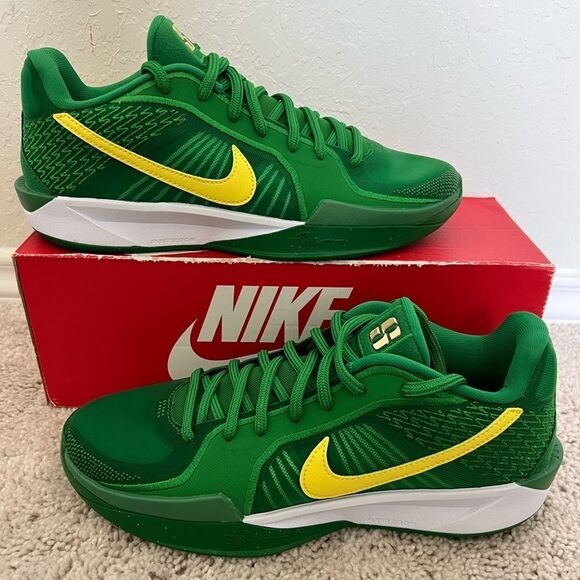 Nike Sabrina 2 'Oregon Ducks' Apple Green - Picture 1 of 9